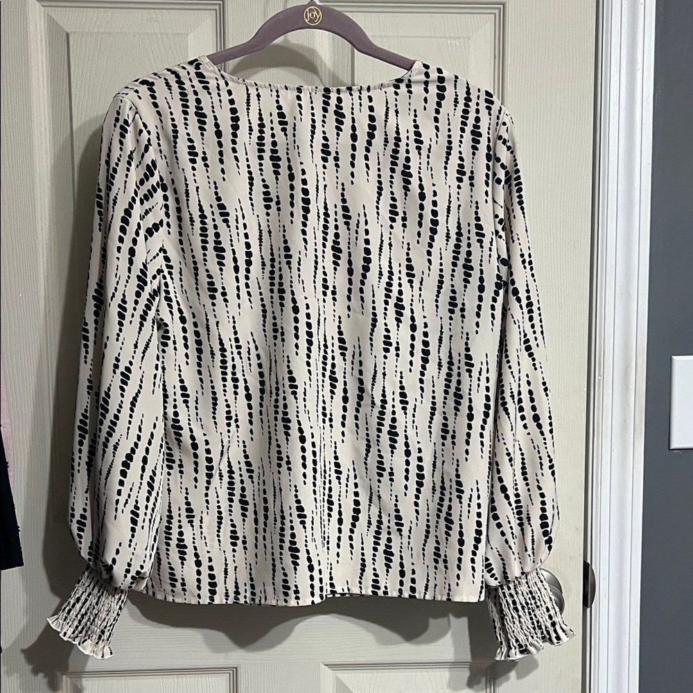 SHEIN Black and Cream Patterned Blouse - Picture 3 of 3